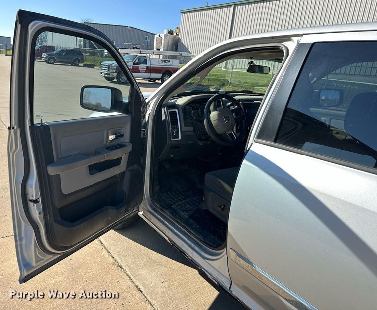 image for item DS3195 2009 Dodge Ram 1500 Crew Cab pickup truck