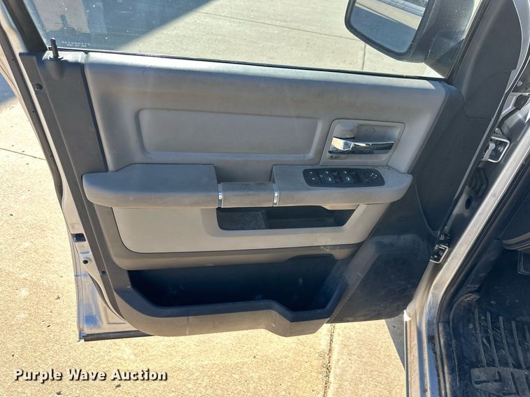 image for item DS3195 2009 Dodge Ram 1500 Crew Cab pickup truck