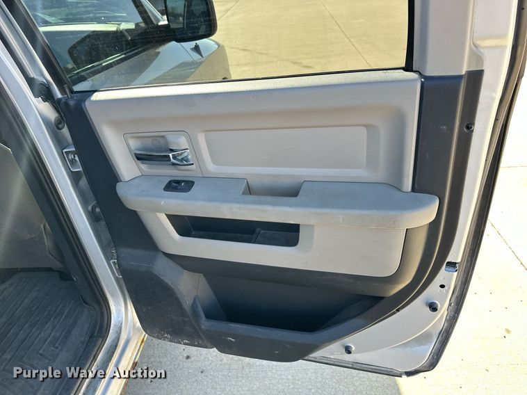 image for item DS3195 2009 Dodge Ram 1500 Crew Cab pickup truck