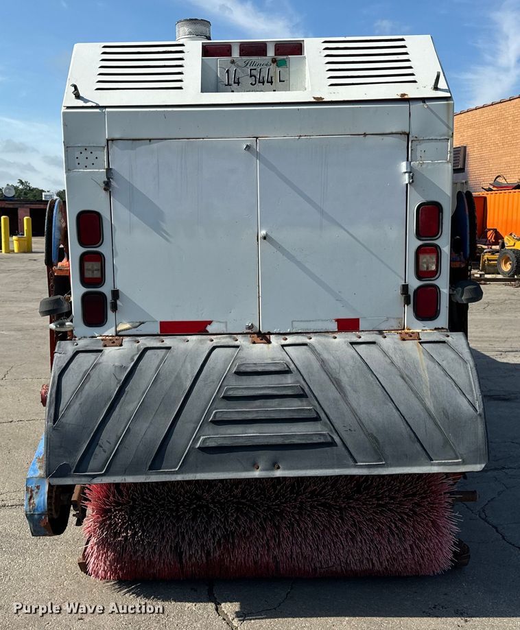 image for item DV5801 1999 Athey street sweeper truck