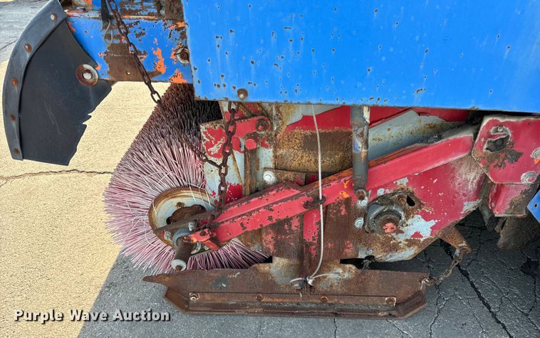 image for item DV5801 1999 Athey street sweeper truck