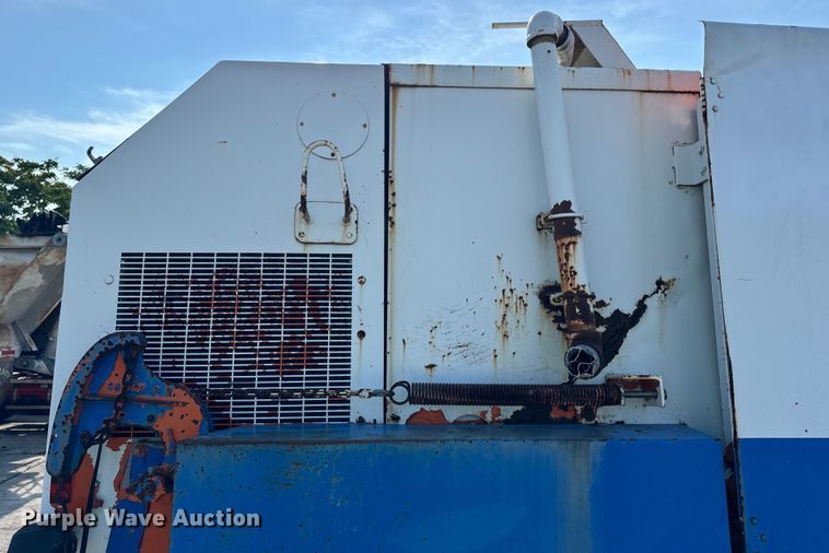 image for item DV5801 1999 Athey street sweeper truck