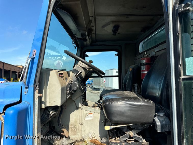 image for item DV5801 1999 Athey street sweeper truck