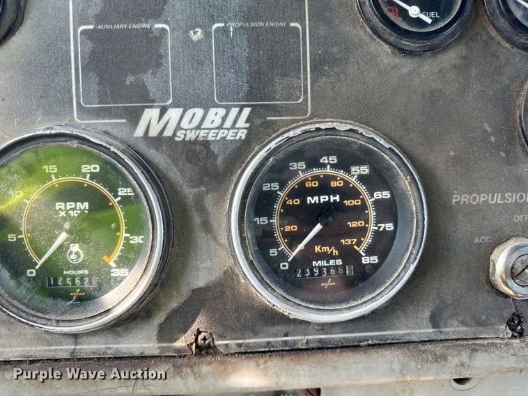 image for item DV5801 1999 Athey street sweeper truck