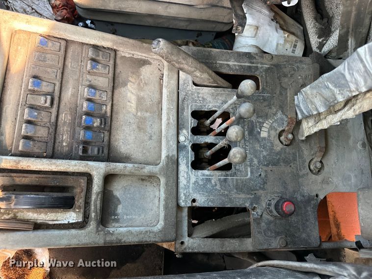 image for item DV5801 1999 Athey street sweeper truck