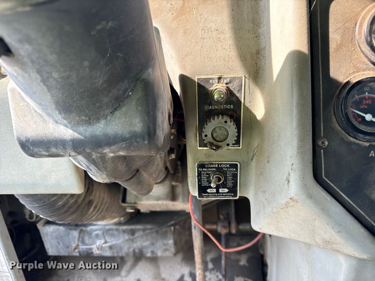 image for item DV5801 1999 Athey street sweeper truck