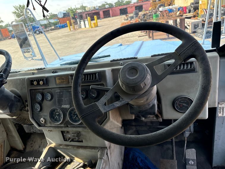 image for item DV5801 1999 Athey street sweeper truck