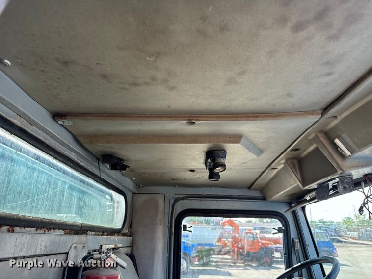 image for item DV5801 1999 Athey street sweeper truck