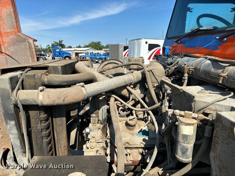 image for item DV5801 1999 Athey street sweeper truck