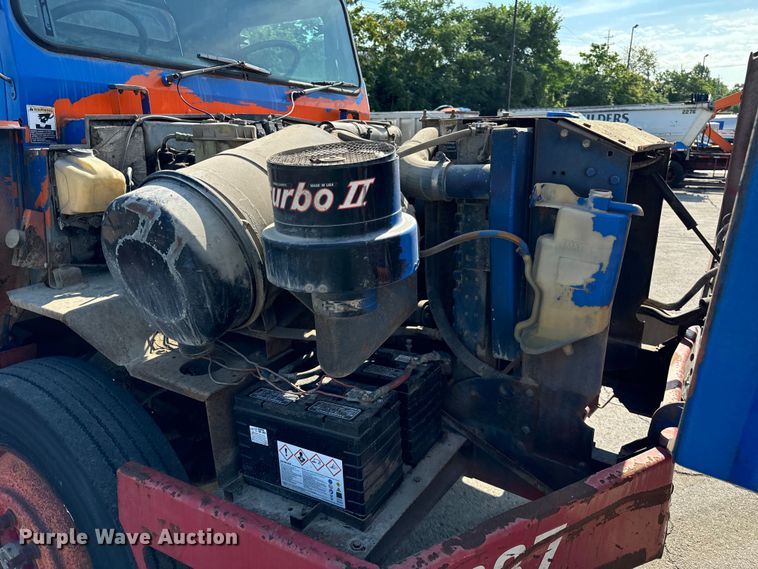 image for item DV5801 1999 Athey street sweeper truck