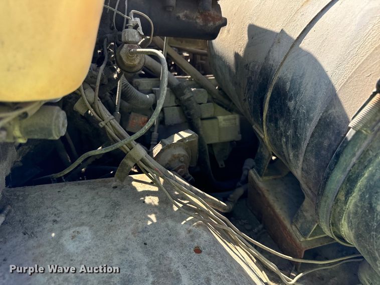 image for item DV5801 1999 Athey street sweeper truck