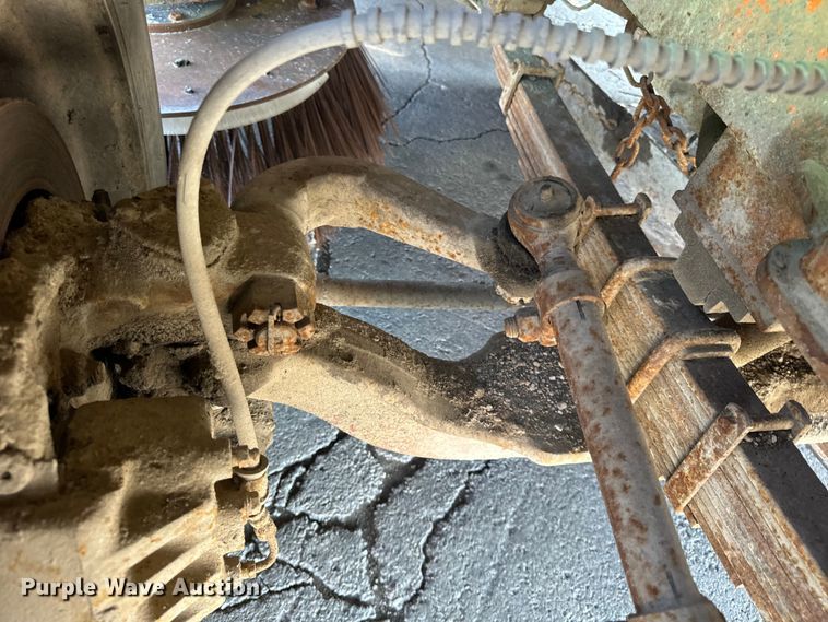 image for item DV5801 1999 Athey street sweeper truck