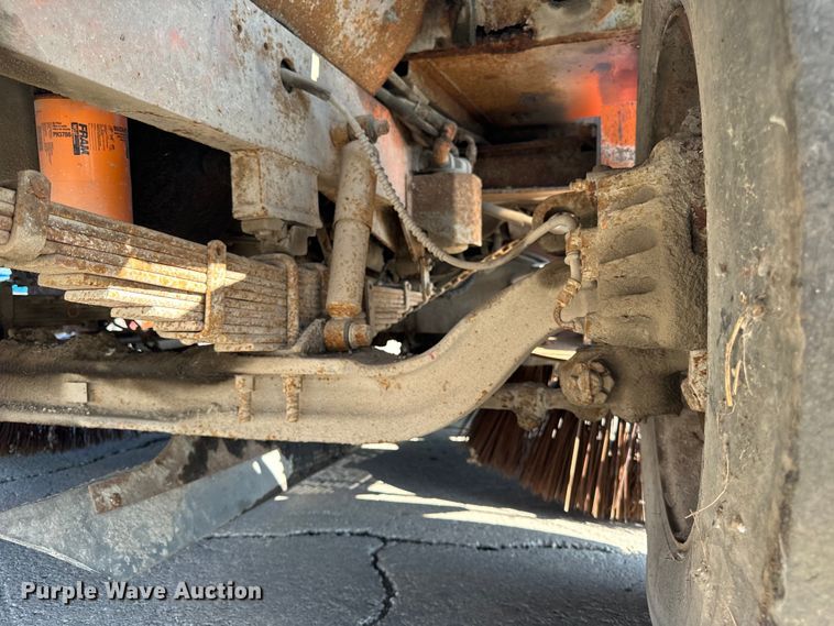 image for item DV5801 1999 Athey street sweeper truck