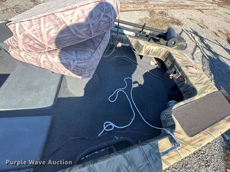 image for item DX1427 1975 Ranger Catfish Hunter boat