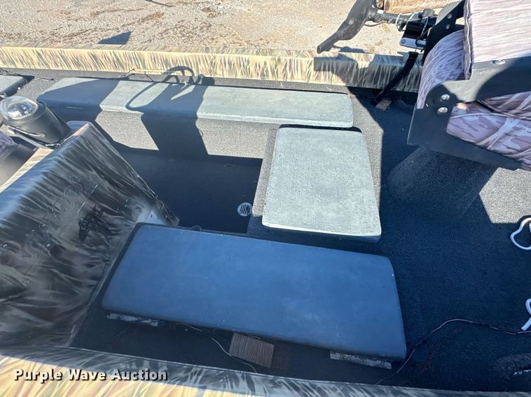 image for item DX1427 1975 Ranger Catfish Hunter boat