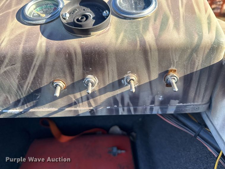 image for item DX1427 1975 Ranger Catfish Hunter boat