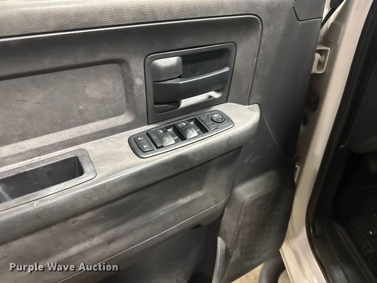 image for item DX3939 2011 Dodge Ram 5500 Crew Cab flatbed truck