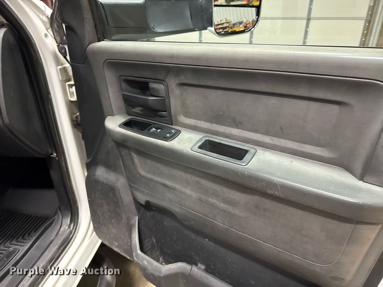 image for item DX3939 2011 Dodge Ram 5500 Crew Cab flatbed truck