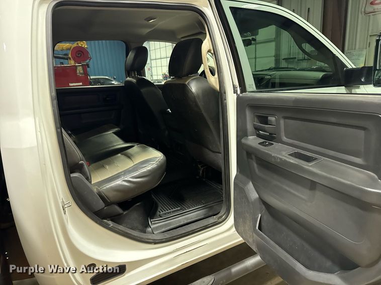 image for item DX3939 2011 Dodge Ram 5500 Crew Cab flatbed truck