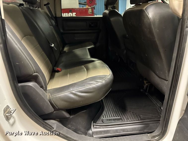 image for item DX3939 2011 Dodge Ram 5500 Crew Cab flatbed truck