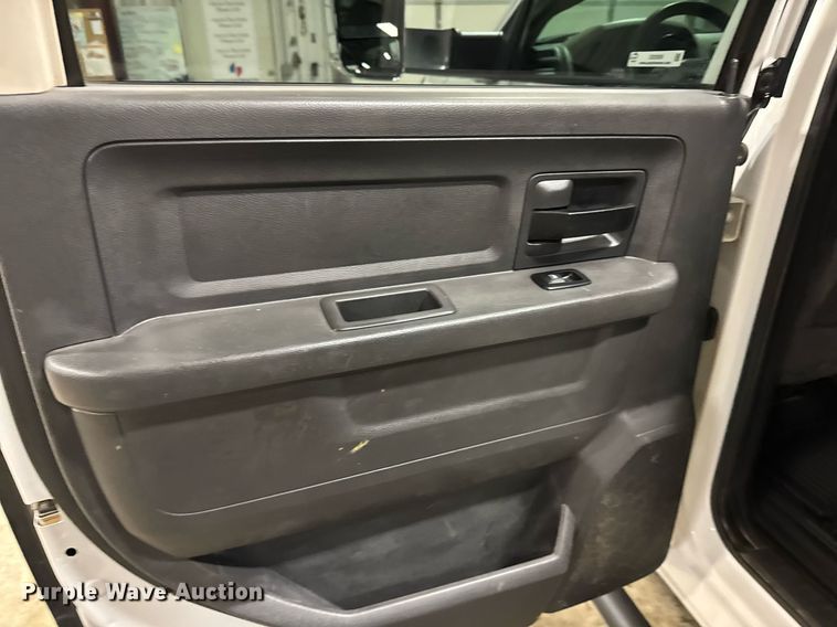 image for item DX3939 2011 Dodge Ram 5500 Crew Cab flatbed truck