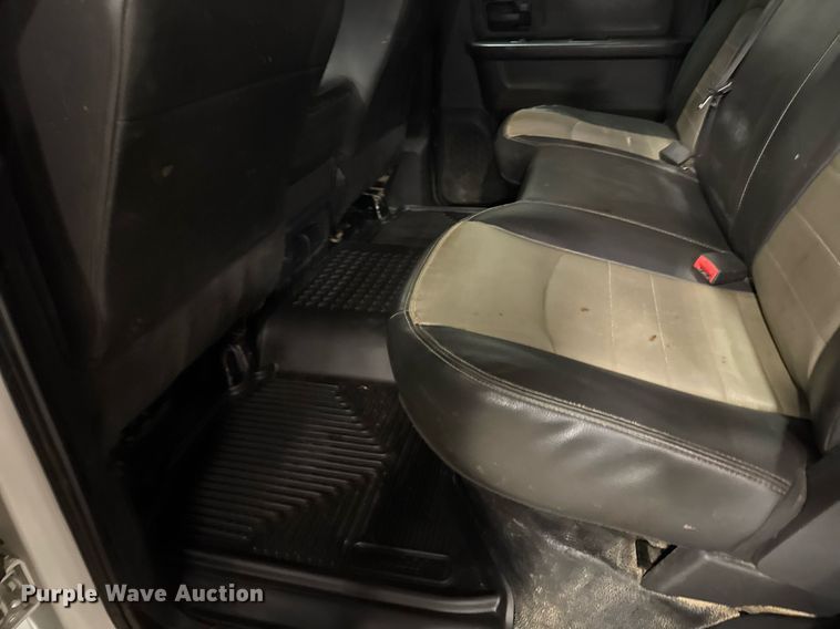 image for item DX3939 2011 Dodge Ram 5500 Crew Cab flatbed truck