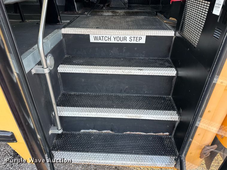 image for item EG2361 2009 IC PB105 school bus