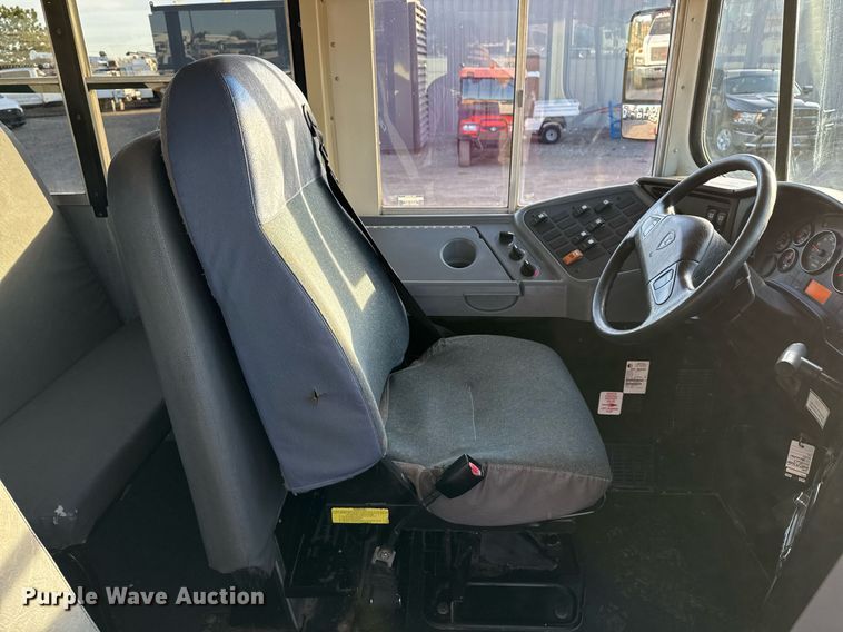 image for item EG2361 2009 IC PB105 school bus