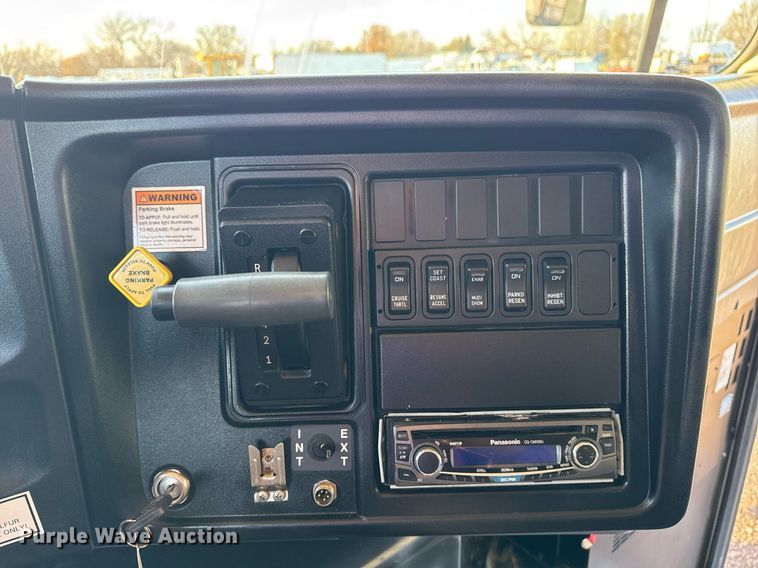 image for item EG2361 2009 IC PB105 school bus