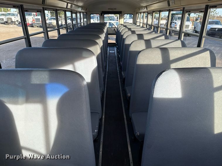 image for item EG2361 2009 IC PB105 school bus