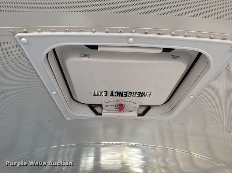 image for item EG2361 2009 IC PB105 school bus