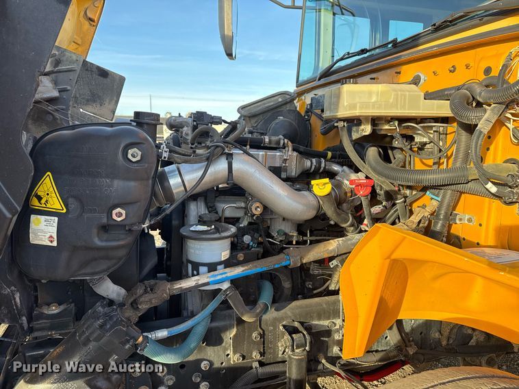 image for item EG2361 2009 IC PB105 school bus