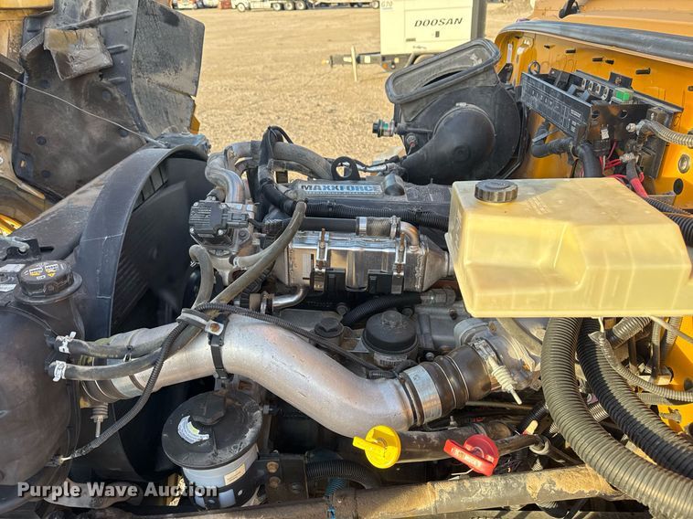 image for item EG2361 2009 IC PB105 school bus