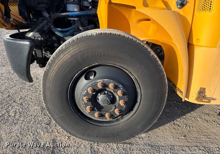 image for item EG2361 2009 IC PB105 school bus