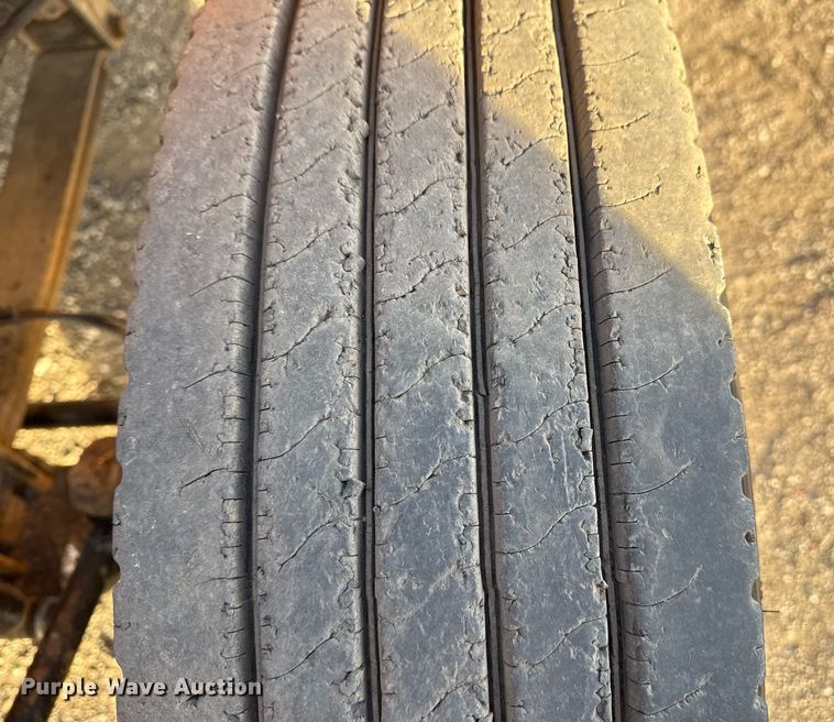 image for item EG2361 2009 IC PB105 school bus