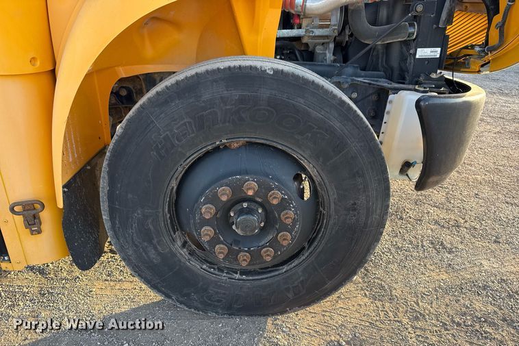 image for item EG2361 2009 IC PB105 school bus