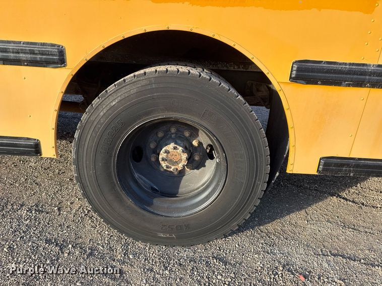 image for item EG2361 2009 IC PB105 school bus