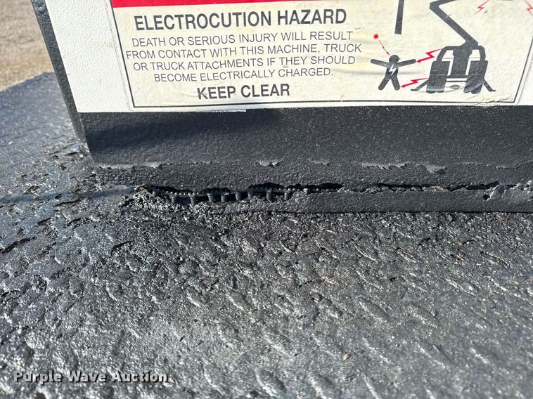 image for item EG2385 2007 Chevrolet  Express 3500 van with bucket lift