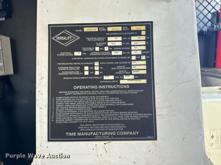 image for item EG2385 2007 Chevrolet  Express 3500 van with bucket lift