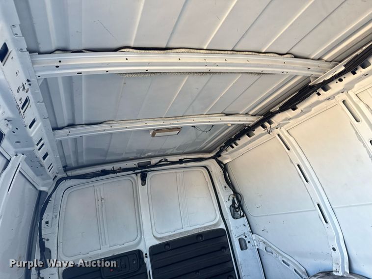 image for item EG2385 2007 Chevrolet  Express 3500 van with bucket lift