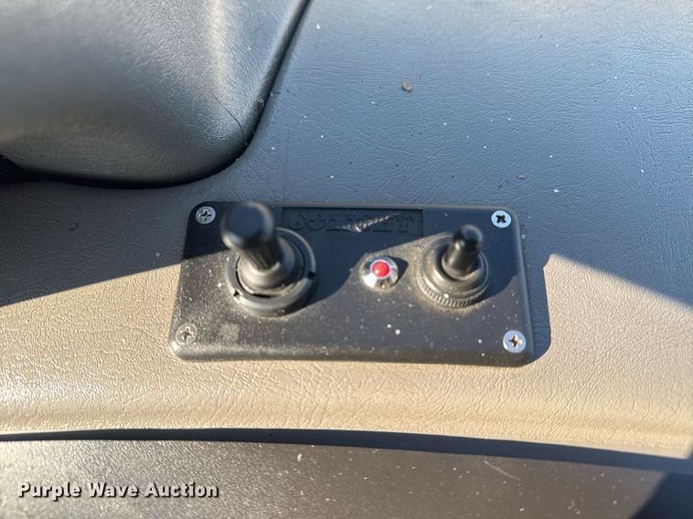 image for item EG2385 2007 Chevrolet  Express 3500 van with bucket lift