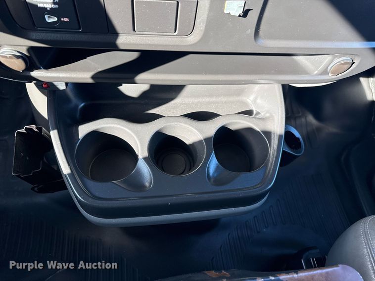 image for item EG2385 2007 Chevrolet  Express 3500 van with bucket lift