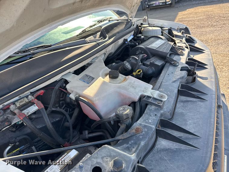 image for item EG2385 2007 Chevrolet  Express 3500 van with bucket lift