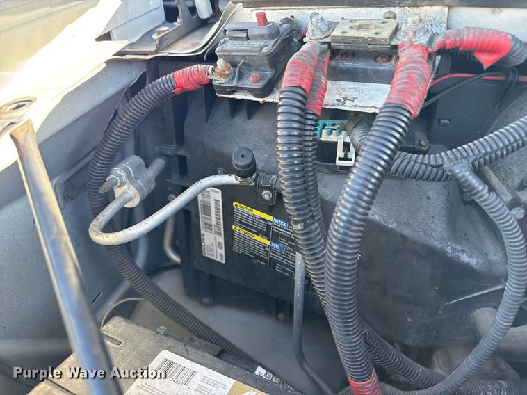 image for item EG2385 2007 Chevrolet  Express 3500 van with bucket lift