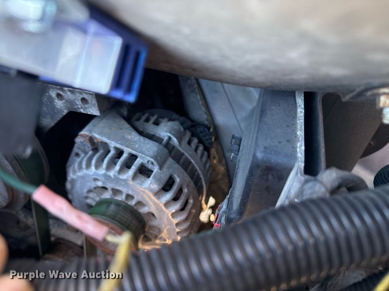 image for item EG2385 2007 Chevrolet  Express 3500 van with bucket lift