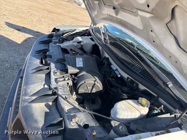 image for item EG2385 2007 Chevrolet  Express 3500 van with bucket lift