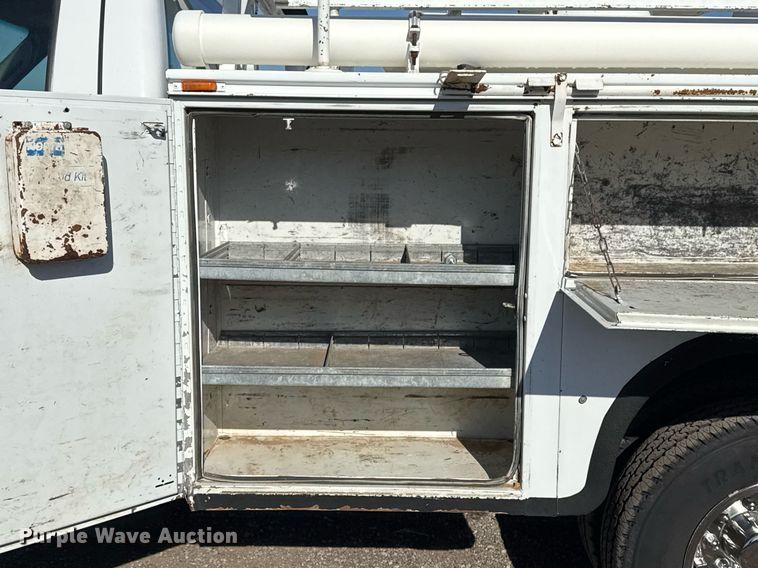 image for item EG2386 2009 Ford F350 Super Duty  bucket truck