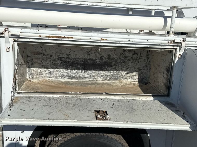 image for item EG2386 2009 Ford F350 Super Duty  bucket truck