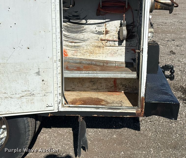 image for item EG2386 2009 Ford F350 Super Duty  bucket truck