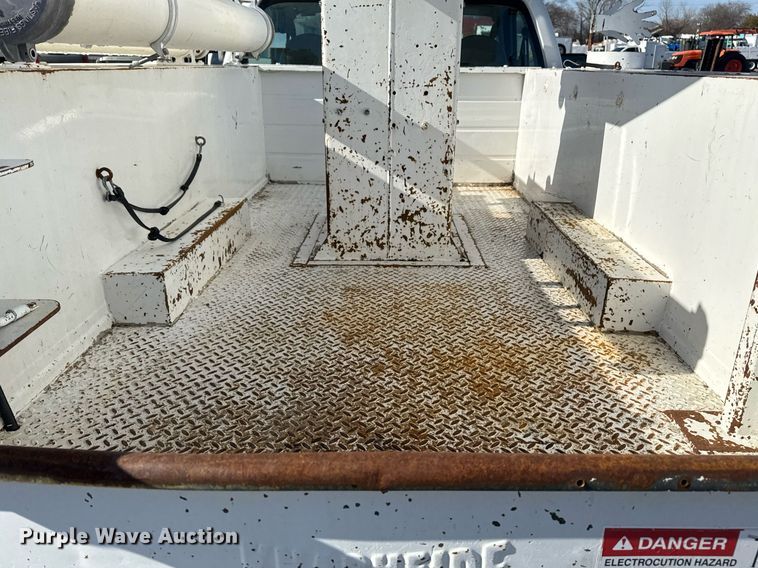 image for item EG2386 2009 Ford F350 Super Duty  bucket truck